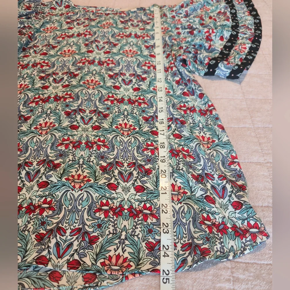 LOFT Multi-Color Flutter Sleeve Blouse - Picture 7 of 9